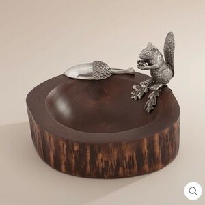 Standing squirrel (pewter) nut bowl (mango wood) with scoop.
